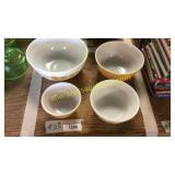 Pyrex bowls
