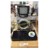 To shins DVD player, karaoke machine