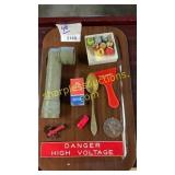 Tray of vintage collectibles, marbles, light