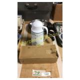 Ice cube trays, pan set, coffeepot