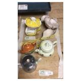 Teapots, appetizer tray
