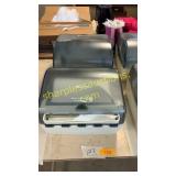 Paper towel dispenser