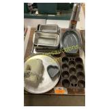 Baking sheets, mixer, pizza pan