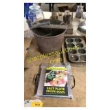 Salt plate, mixing bucket, pans
