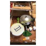 Electric skillet, kitchen ware