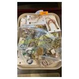Tray of assorted jewelry