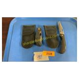 2 pocket knives with sheaths