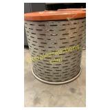 Metal/wood end table