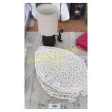 Placemats, table lamp