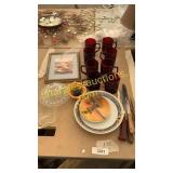 Mug set, knives, assorted household goods