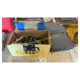 Cables, mat, plastic plates