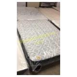 NEW Sealy performance posturepedic Queen size