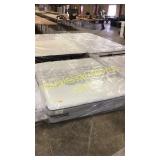 NEW Sealy posturepedic new field king size