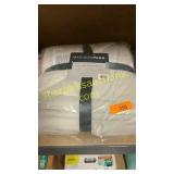 Madison park down alternative blanket F/Q