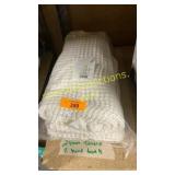 2 bath 2 hand towels