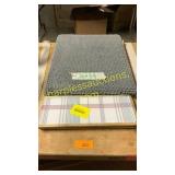 Rug 20"x34", serving trays