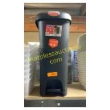 Hefty trashcan