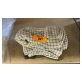 Threshold light filtering curtain