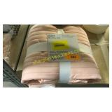 Room essentials microfiber quilt