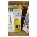 Rolling garment rack