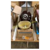 Ceramic bowls, bean pot, vintage rapid washer