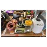 Assorted kitchenwares, sunbeam breadmaker