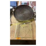 2 wicker baskets, picture frame