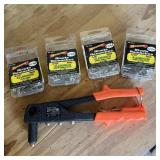 Arrow Rivet Tool Model RH200 & Rivets
