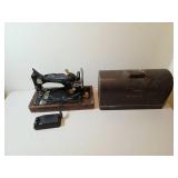 Vintage Singer Swing Machine With Cover