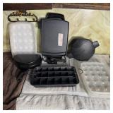 Kitchen Lot- Egg Trays, Brownie/Cake Pan,