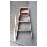 SMALL PATIO TABLE & 4' WOOD LADDER