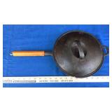 CAST IRON POTS & PANS