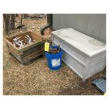 SUNCAST BIN W/ WOOD CUTOFFS & WOOD BIN