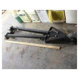 ADJUSTABLE TOW HITCH