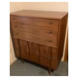 FIVE DRAWER DRESSER & SIDE TABLE