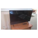 VIZO 40' SMART TV W/ REMOTE