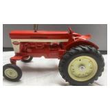 INTERNATIONAL 460 TOY TRACTOR ( NO MARKINGS)