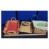 PLACEMATS & BASKETS
