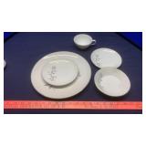 CREATIVE MANOR FINE CHINA SET