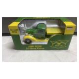 JOHN DEERE 37 CHEVY PICKUP DICAST (NIB)