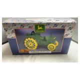 JOHN DEERE COLLETIBL COOKIE JAR (NIB)