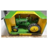 JD STYLED 'G' WIDE FRONT TRACTOR