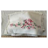 TABLE RUNNERS, MATS & EMBROIDERED ITEMS
