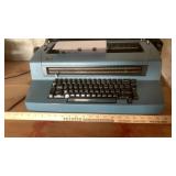 CORRECTING SELECTRIC II ELECTRIC TYPEWRITER