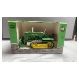 JOHN DEERE MC CRAWLER (NIB