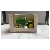 ERTL J.D. MODEL 20 PEDAL TRACTOR  (NIB)