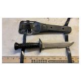 (2) KNIVES & CARRY HANDLE