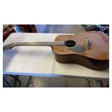 GREG BENNETT ACOUSTIC GUITAR
