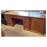 WOOD COMPUTER DESK WITH COMPUTER CHAIR MAT