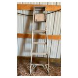 6' ALUMINUM LADDER